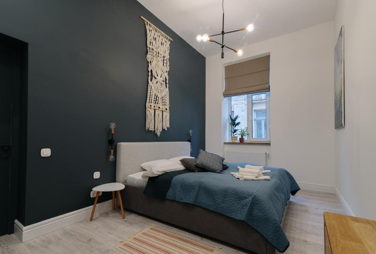 Apartment On Mikhalcuk Львов Экстерьер фото
